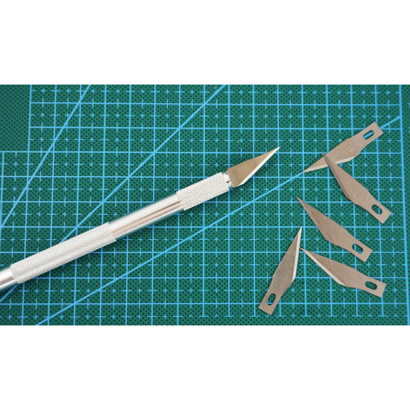 Skalpel modelarski z wymiennymi ostrzami Avifly Cut Pro