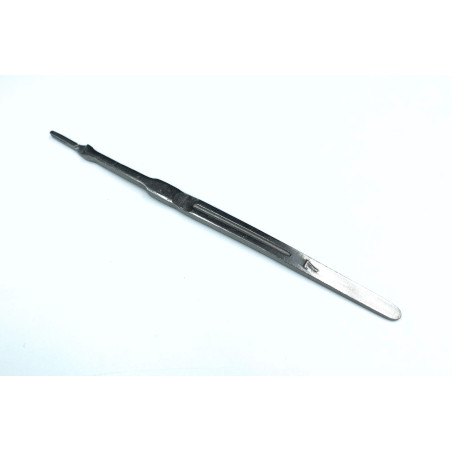 Blade handle 7 – slim elongated design