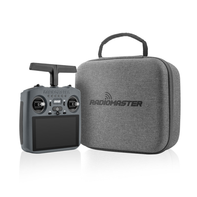RadioMaster AX12 w pokrowcu transportowym z akcesoriami w kieszeni wewnętrznej